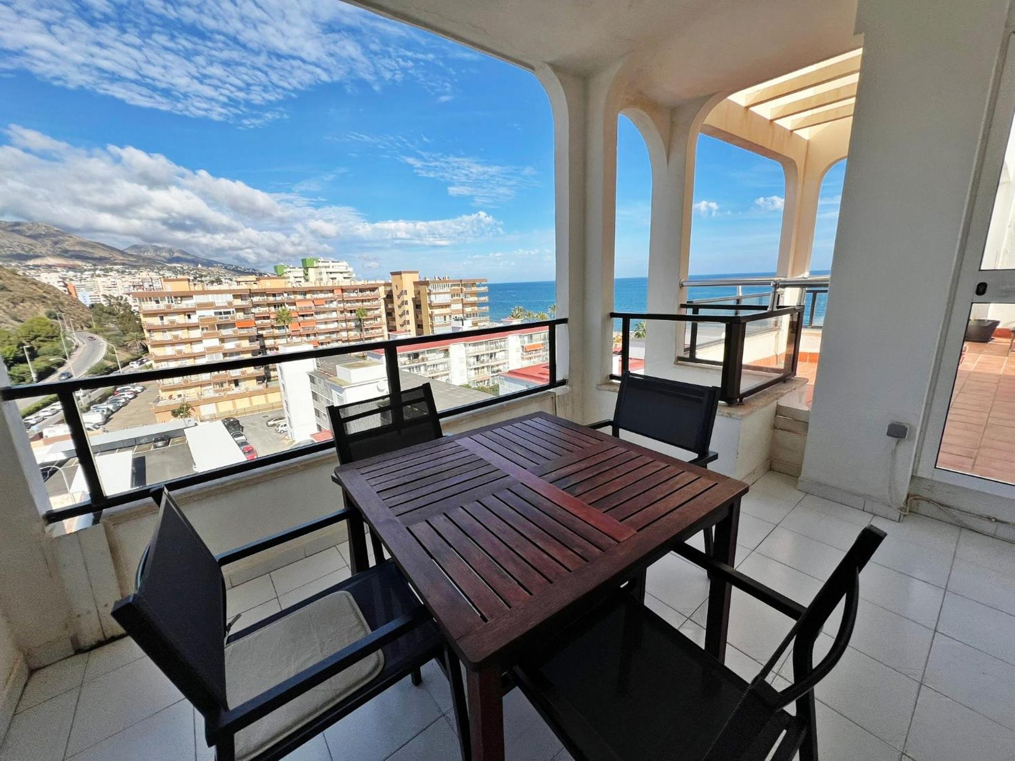 Bonito Atico En Primera Linea De Playa Con Piscina Fuengirola Esterno foto